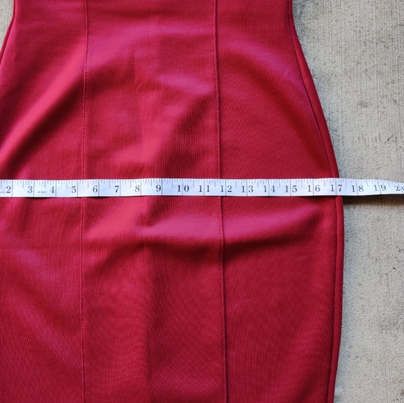 Classic Pencil Skirt - Picture 4 of 5